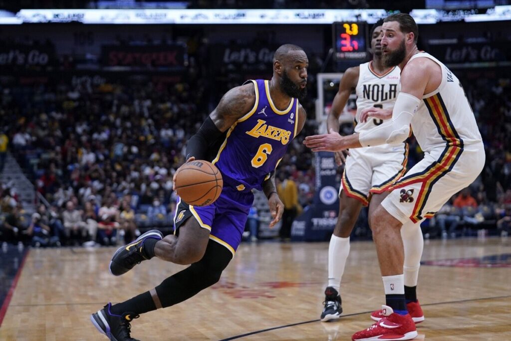 San Antonio Spurs in Hot Pursuit of LA Lakers for Last Spot in Play-In Tournament