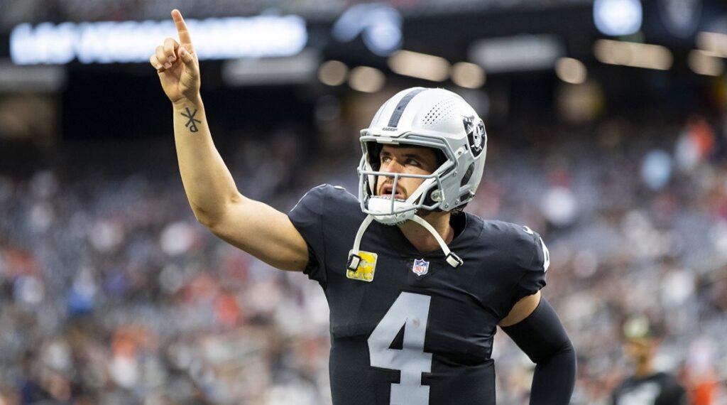 Derek Carr Signs $121.5 Million Contract Extension with the Las Vegas Raiders