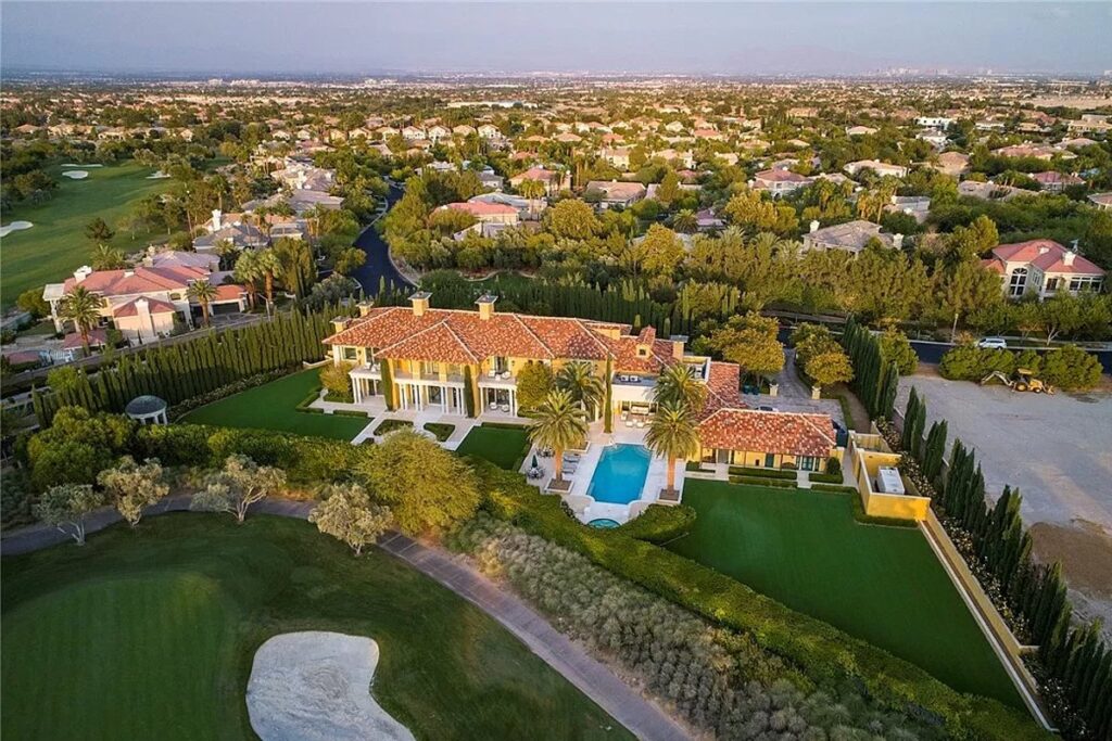 Steve Wynn Finally Finds Buyer for Las Vegas Mansion on ‘Billionaire’s Row’
