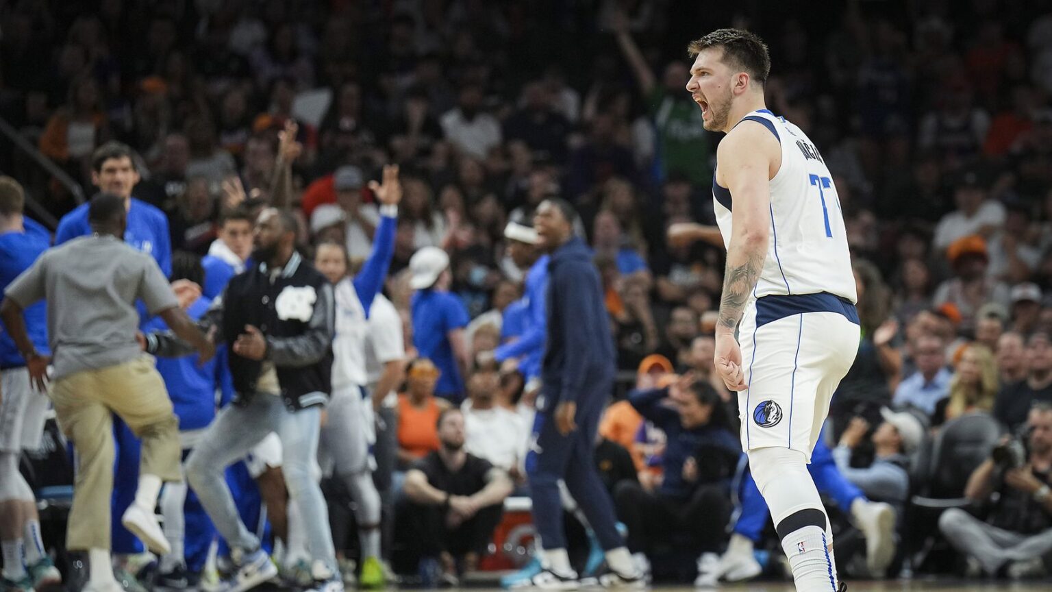 Game 7 Burnout: Dallas Mavs Demolish Pathetic Phoenix Suns in West