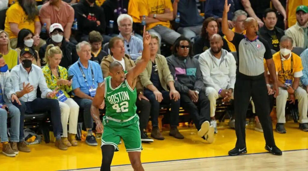 Al Horford, Boston Celtics Take 1-0 Lead After 4Q Comeback Victory in Game 1