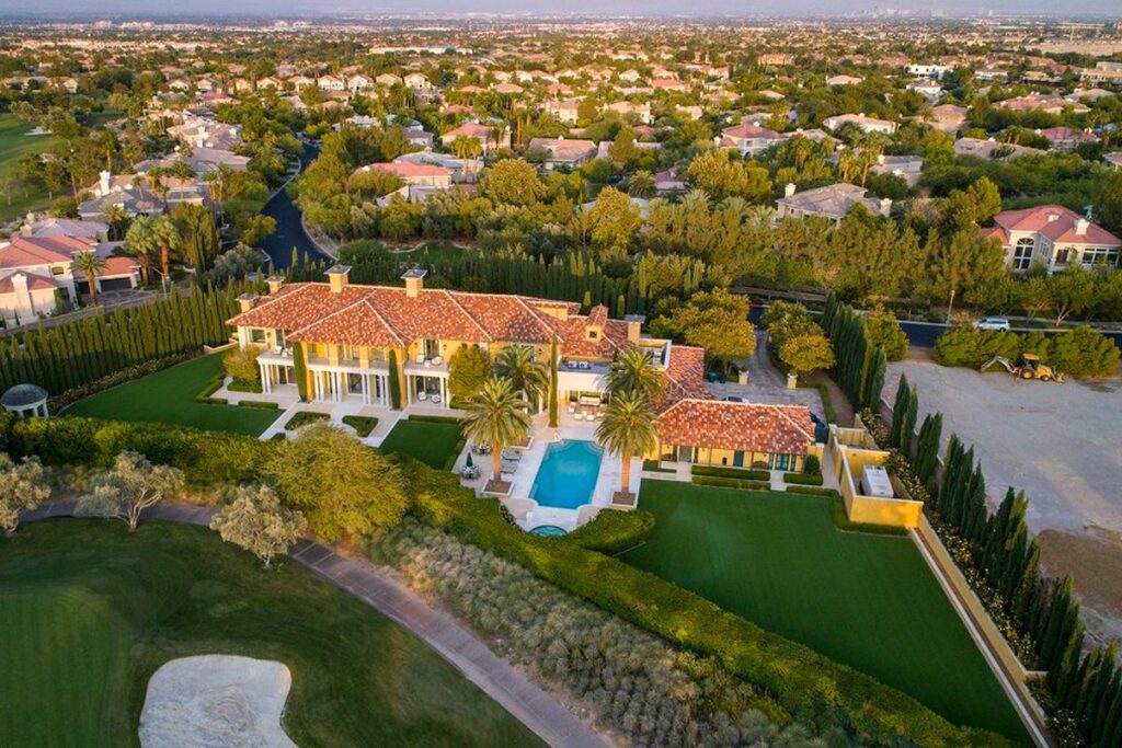 Steve Wynn Sells Las Vegas Mansion on ‘Billionaire’s Row’ at Deep Discount
