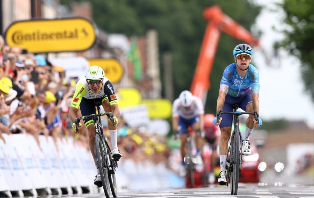 2022 Tour de France: Simon Clarke Conquers Cobblestones in Troublesome Stage 5