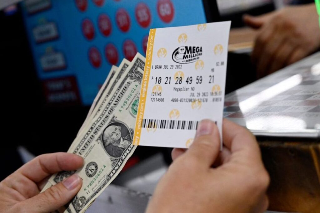 Mega Millions Avoids Winners, New Year to Start With $785M Bang